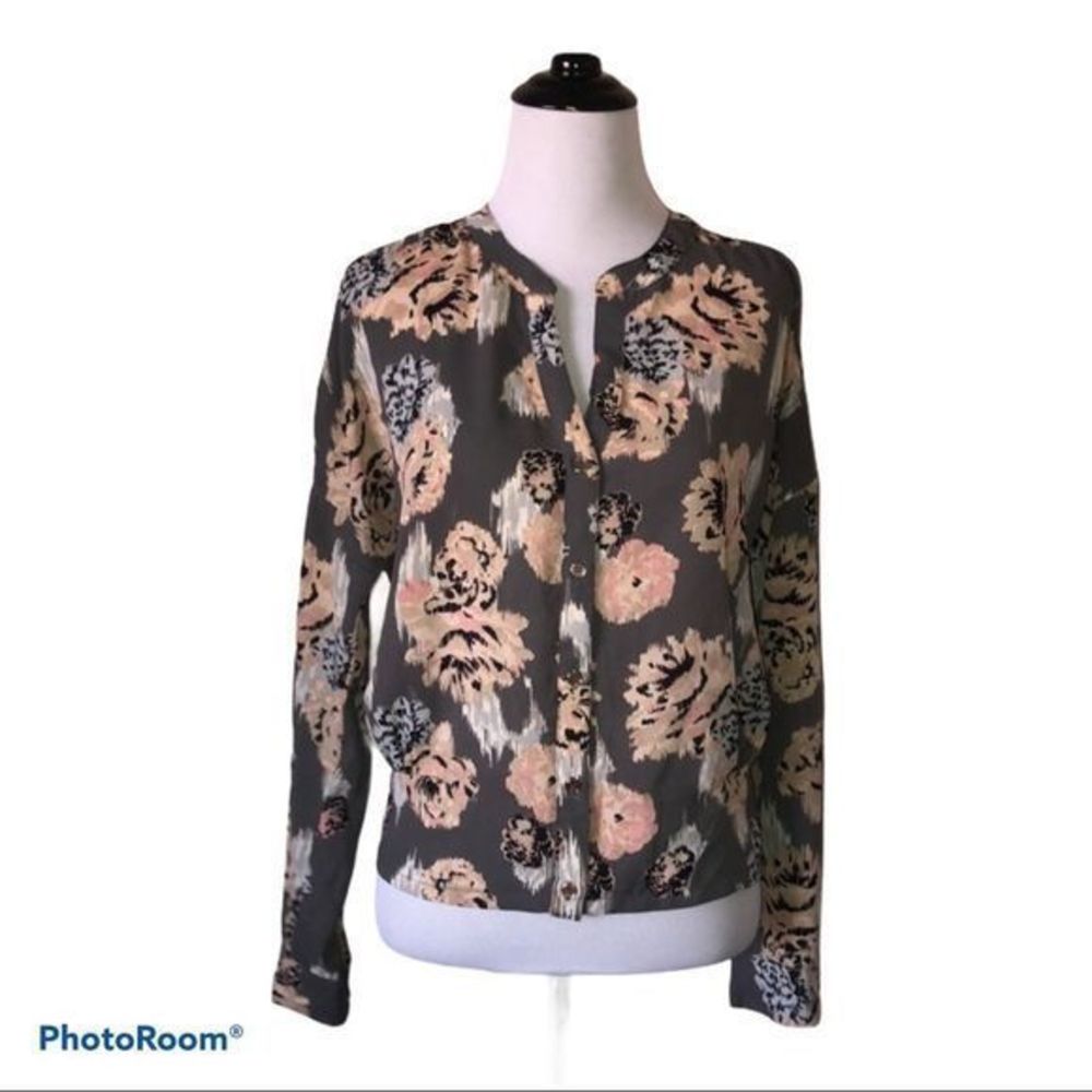 5/$30 🎈 Xhilaration XS floral‎ button down top